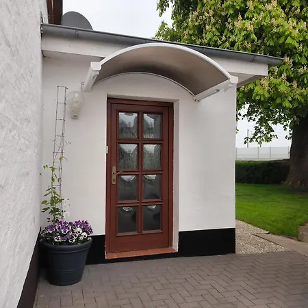 Naeve - Gemuetliche Auf Dem Lande Mit Zwei Schlafzimmern